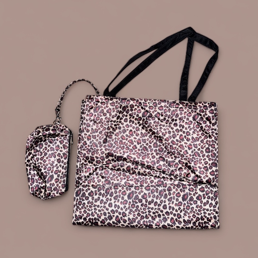 LEOPARD PRINT ⭐️ TOTE BRAG BAG, w/ Photo Holders and attached change purse, NWT - Picture 3 of 6